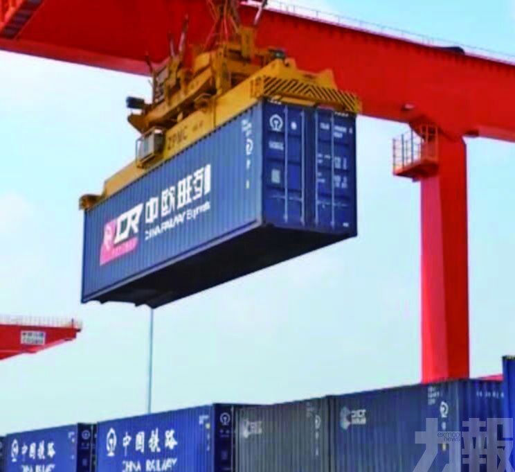 全力促進外貿保穩提質