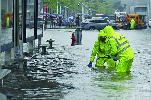 「獅子山」來襲 珠海掛紅色暴雨預警