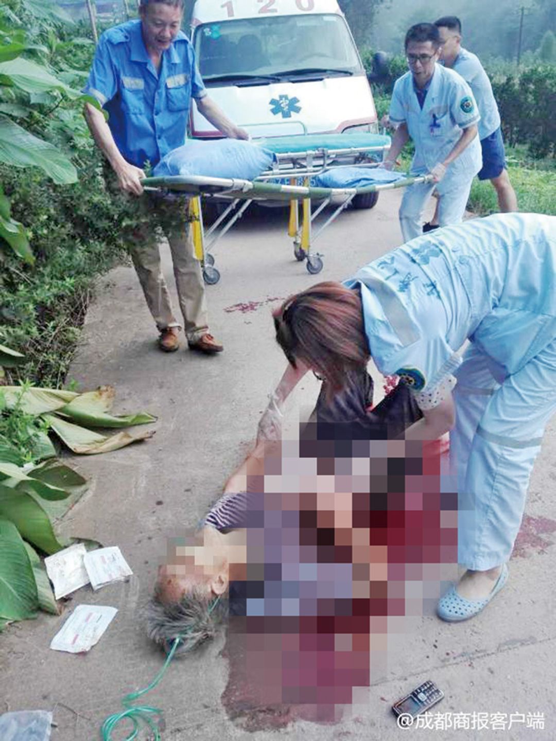 駕車衝派出所斬人