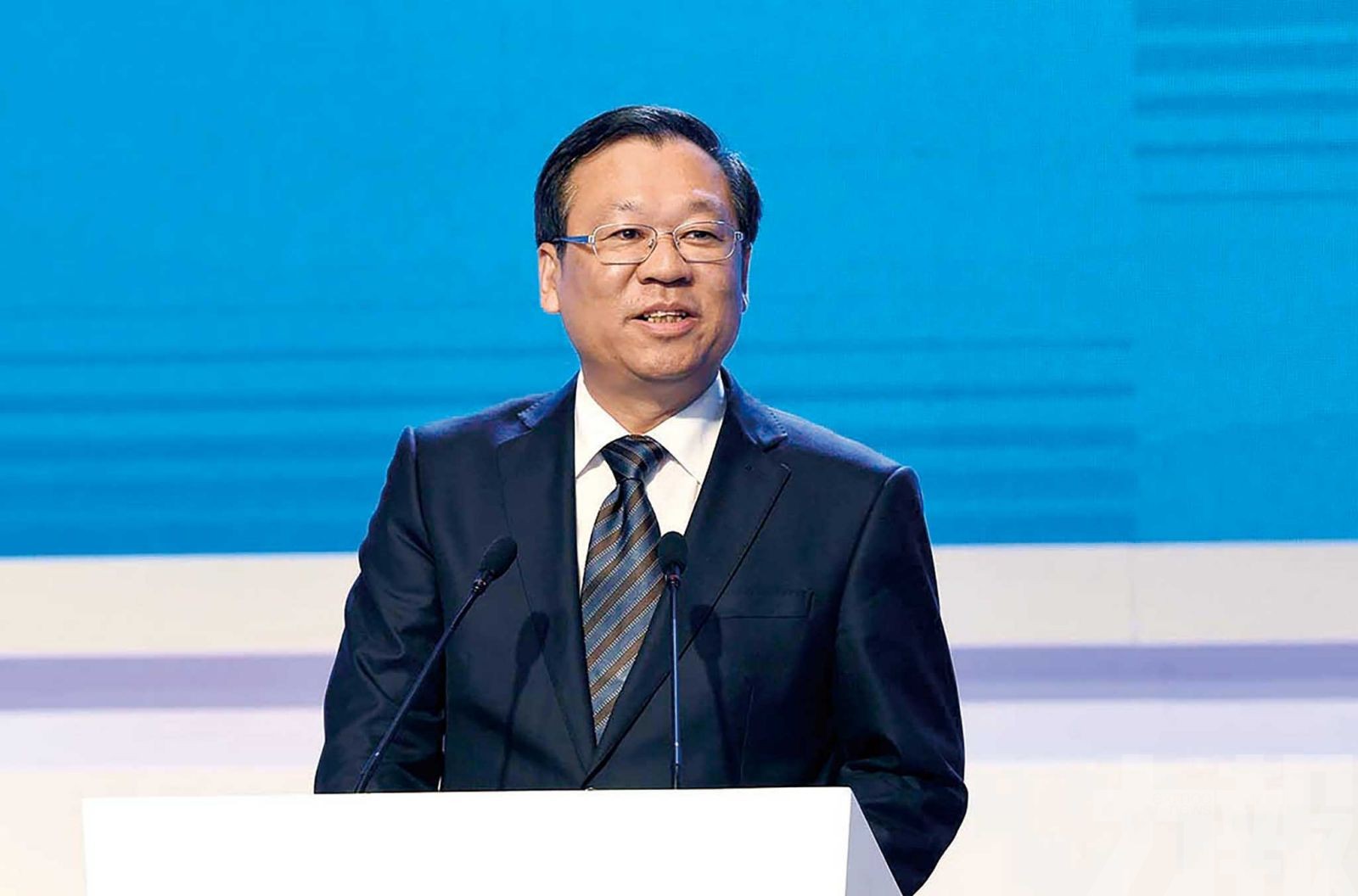 國家開發銀行前副行長何興祥