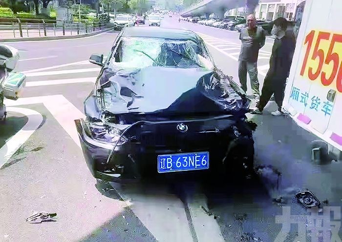 大連通報寶馬撞人群致5死