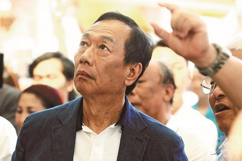 郭柯王組三人聯盟？