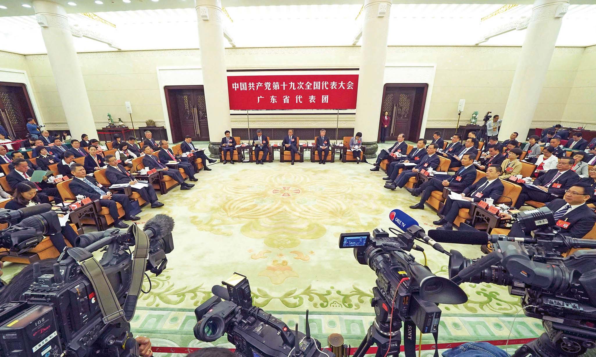 胡春華出席廣東團會議