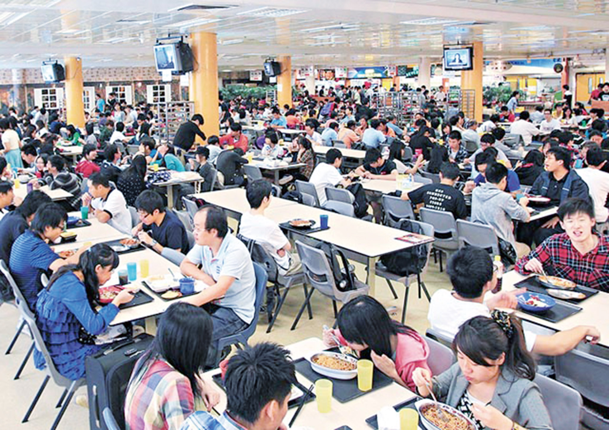 內地大學生月均生活費1,381元