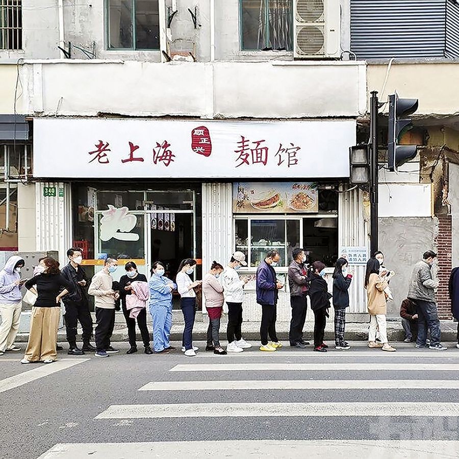 上海實行「分批封控」