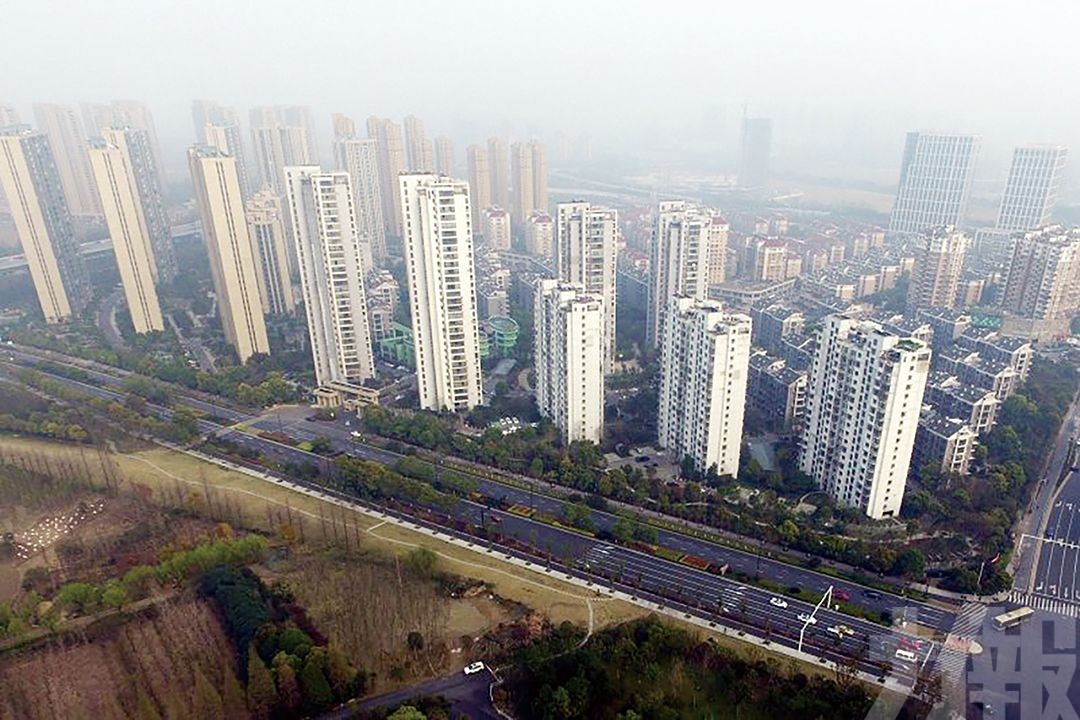 內地首七月前百大房企六成未拿地