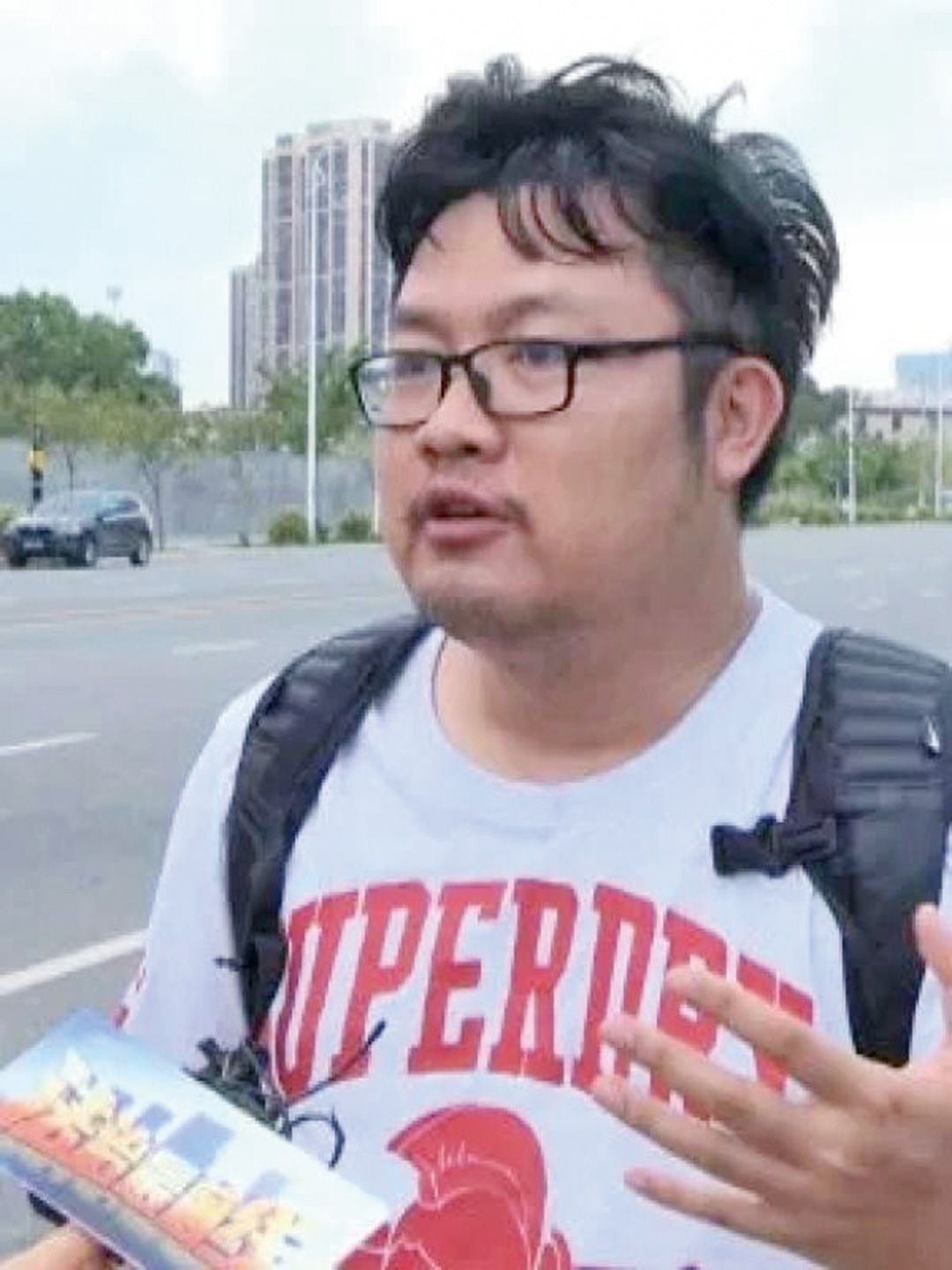睇演唱會被鐵架擋視線