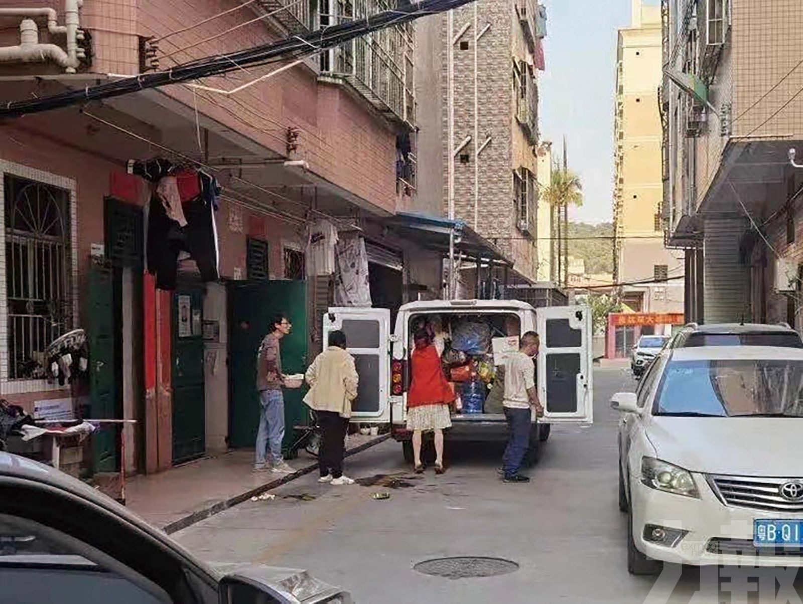 深圳一業主拆遷九棟樓