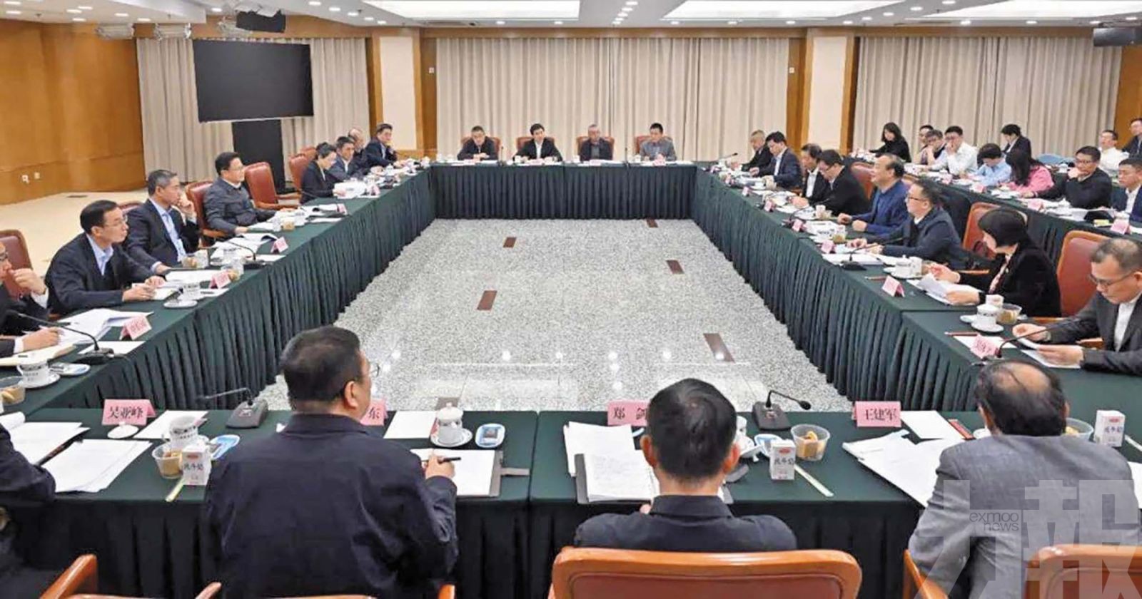 與寧德時代等八企業召開座談會