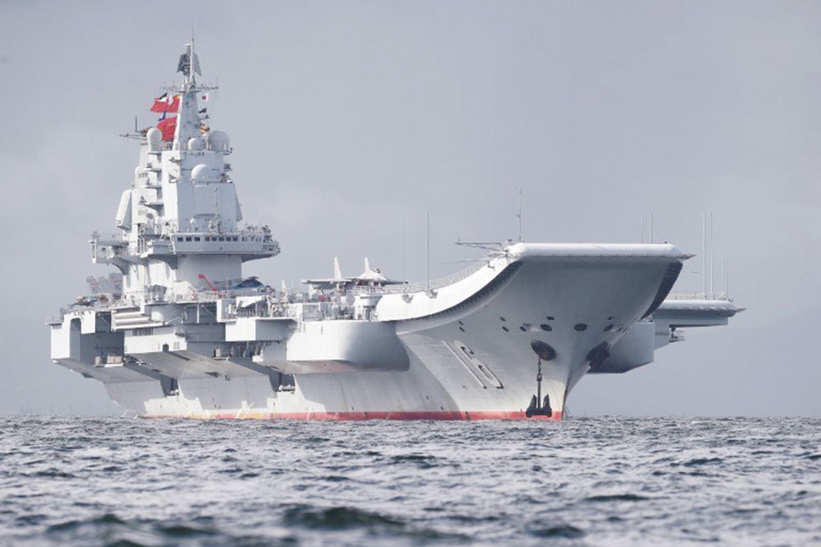 「遼寧艦」巡航台灣海峽