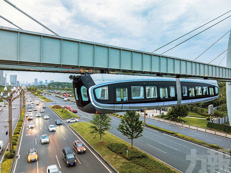 中國首條懸掛式列車武漢試跑