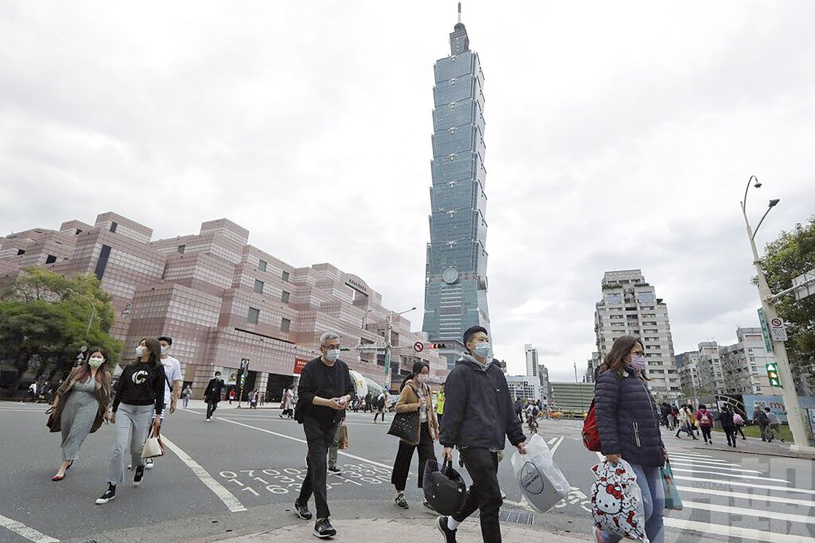 連五個月亮綠燈