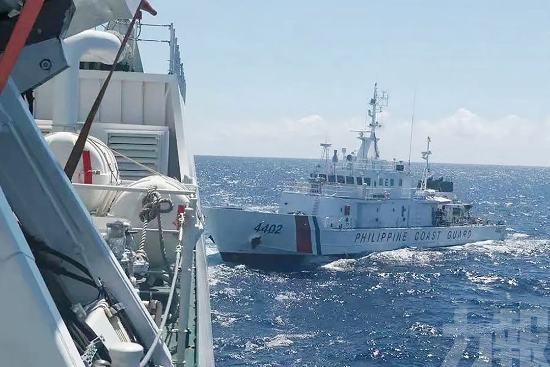 菲船隻非法闖入仁愛礁海域