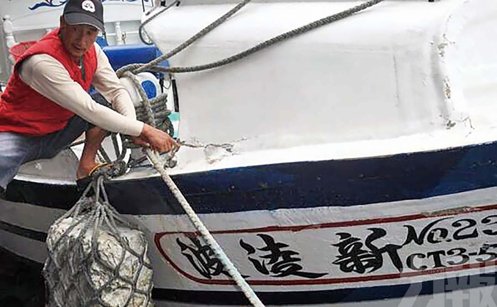 日公務船釣島海域擦撞台漁船