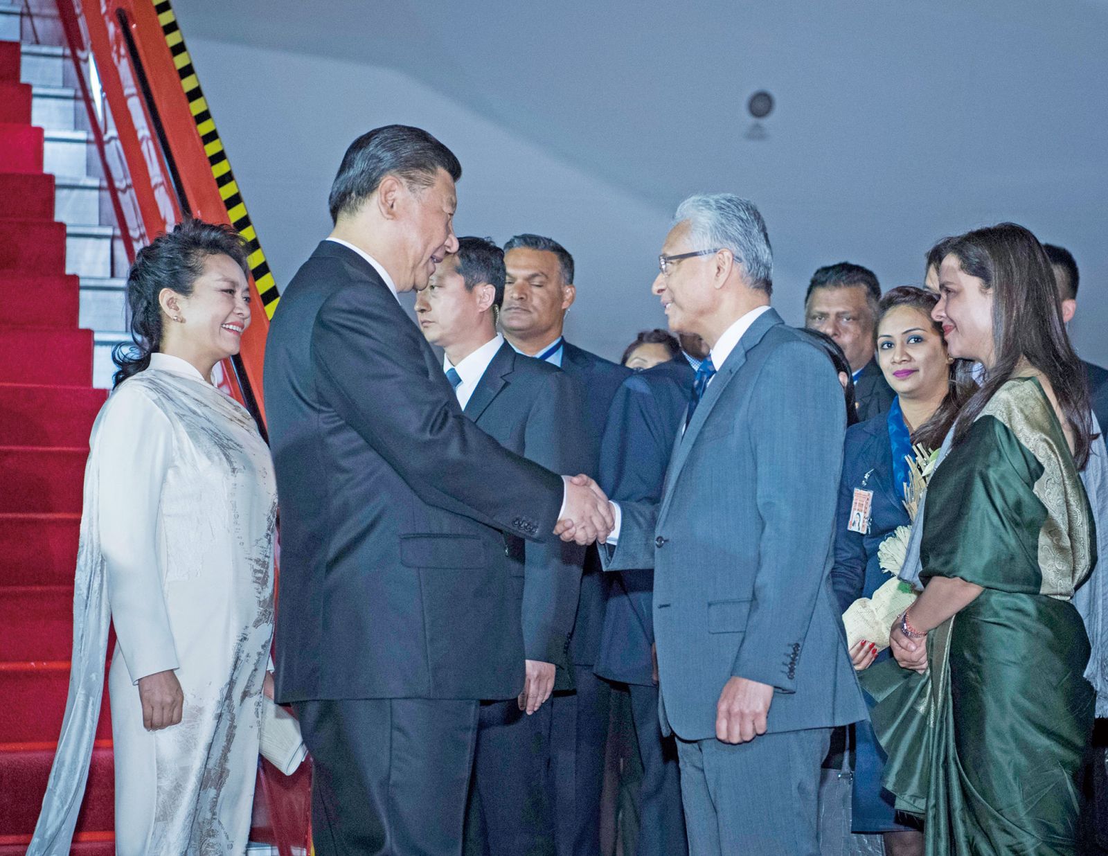 結束五國六地外訪