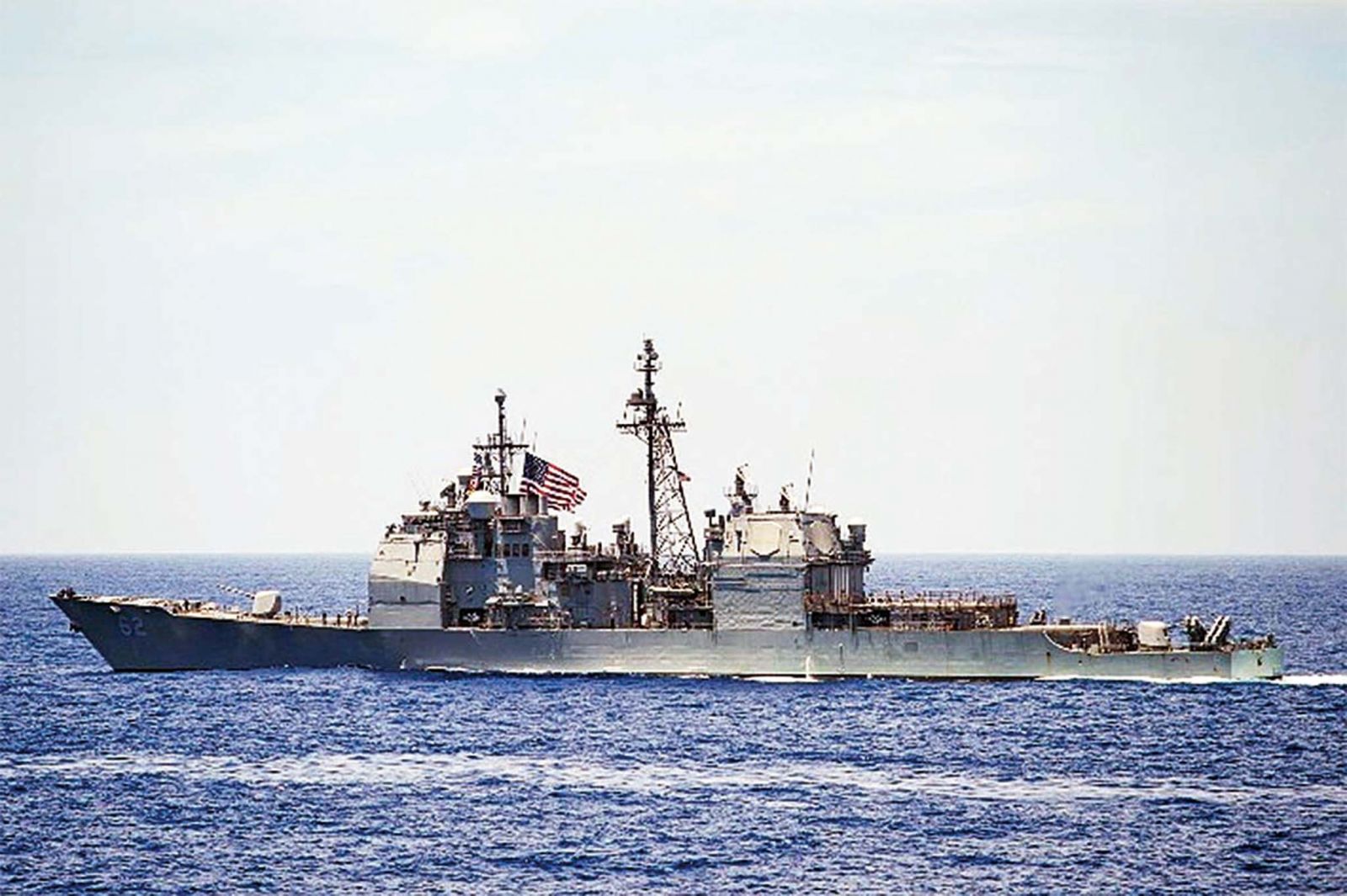 美兩軍艦穿越台灣海峽