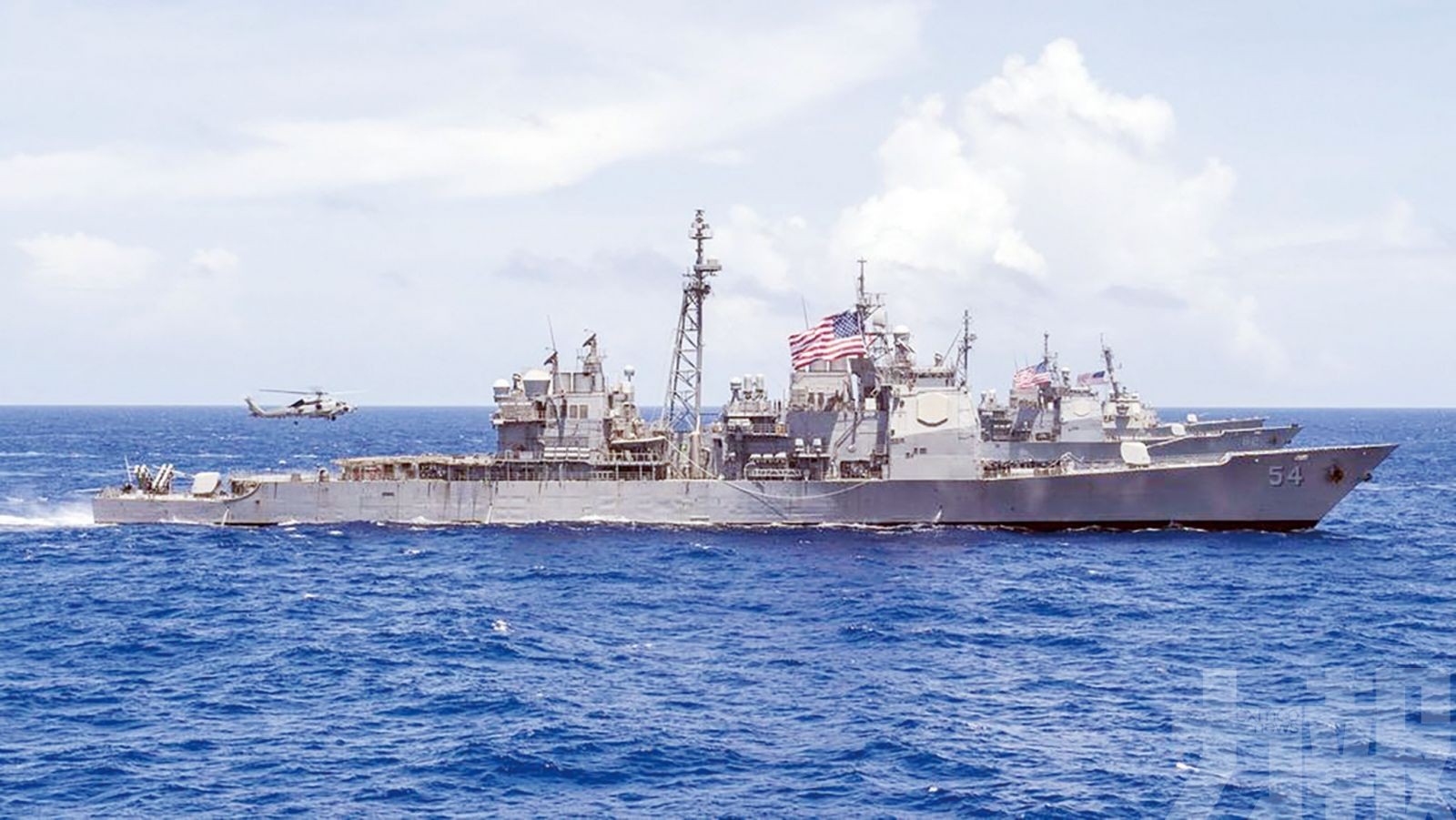 美艦再穿越台海