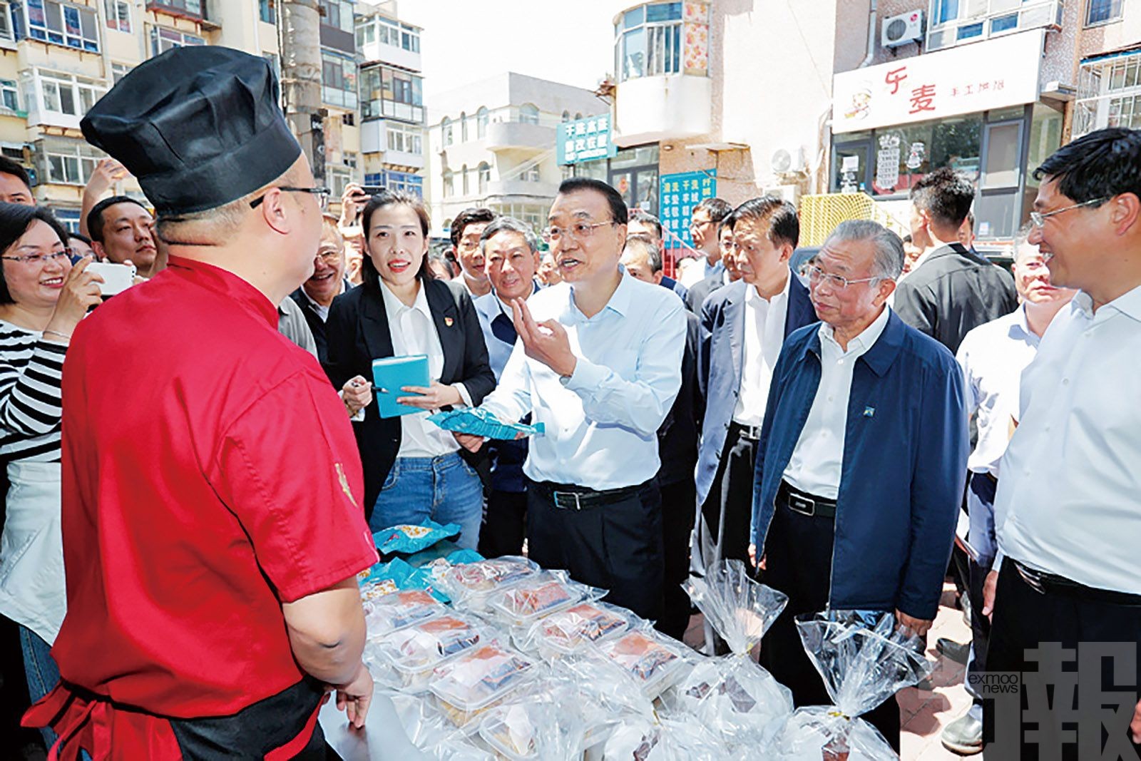 李克強稱讚地攤經濟
