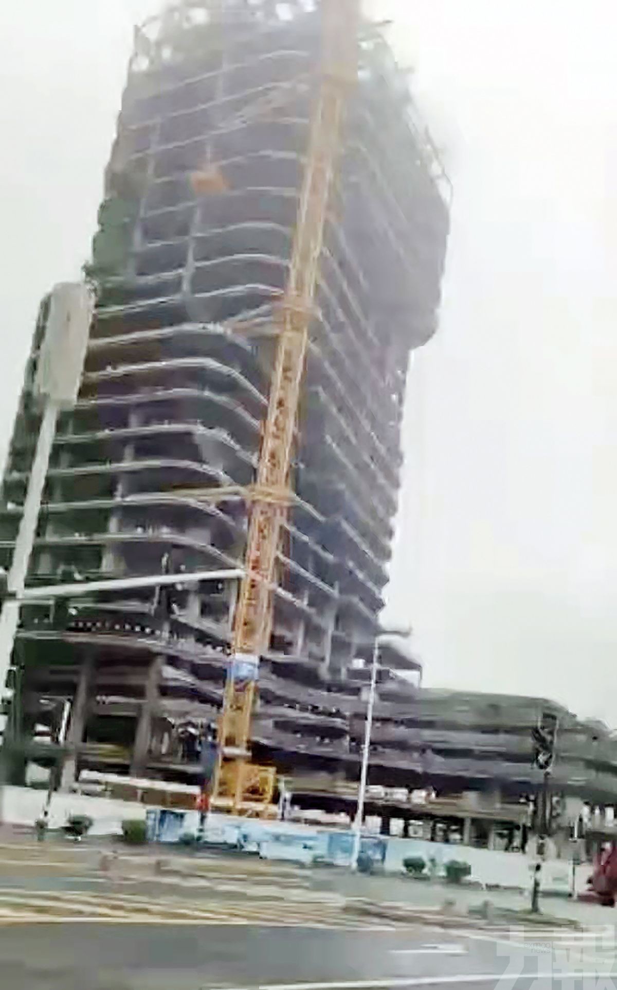 珠海橫琴在建大樓鋼筋跌落