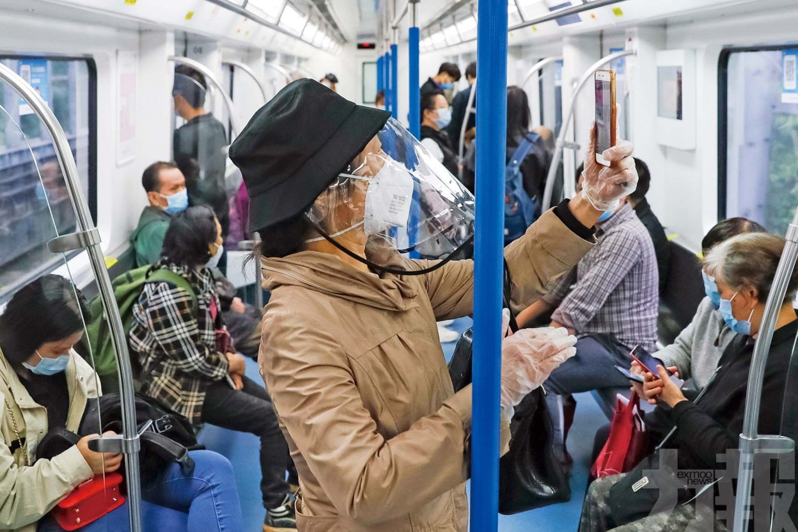 內地現有確診首跌破千宗