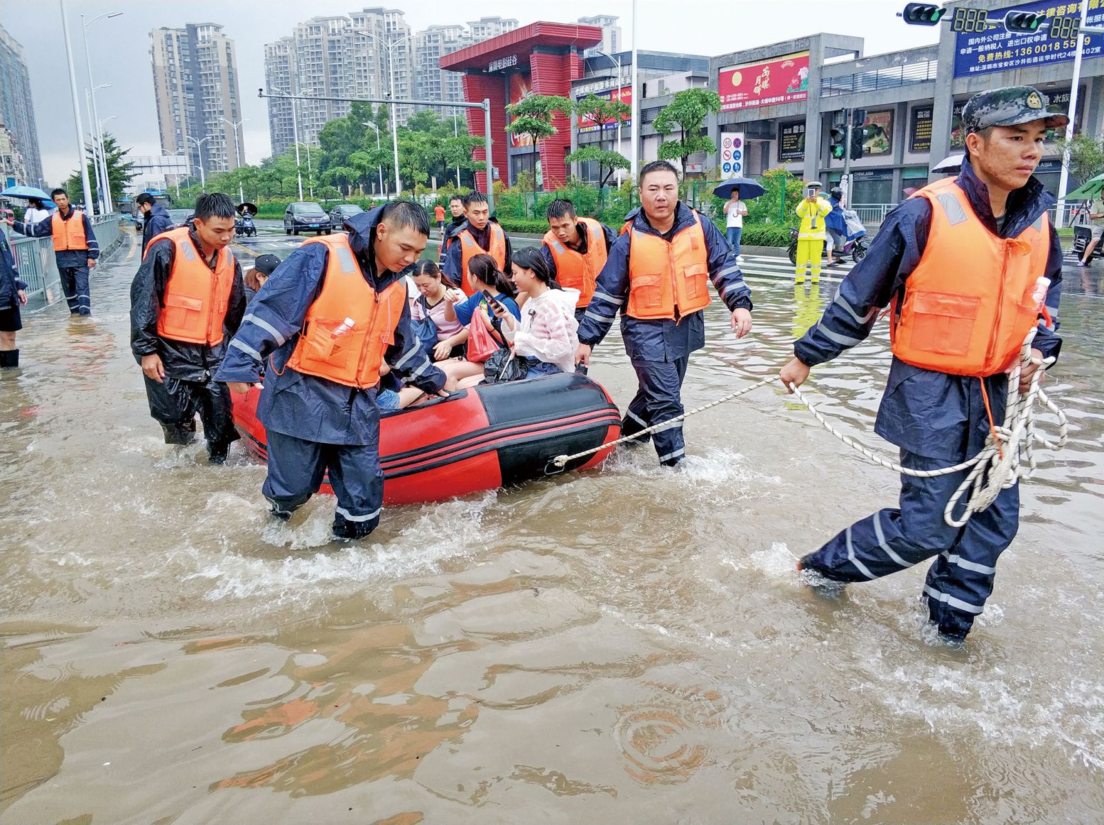 廣東多地持續暴雨