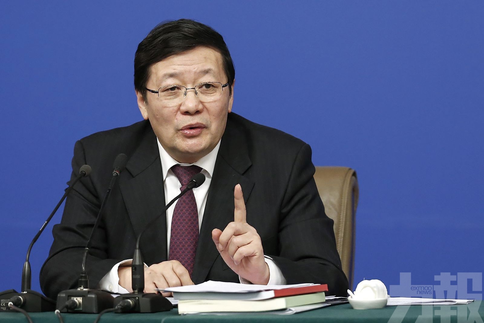前財長籲增兩萬億財赤