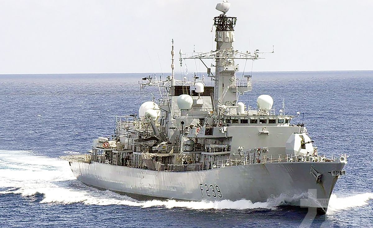 英艦過航台灣海峽