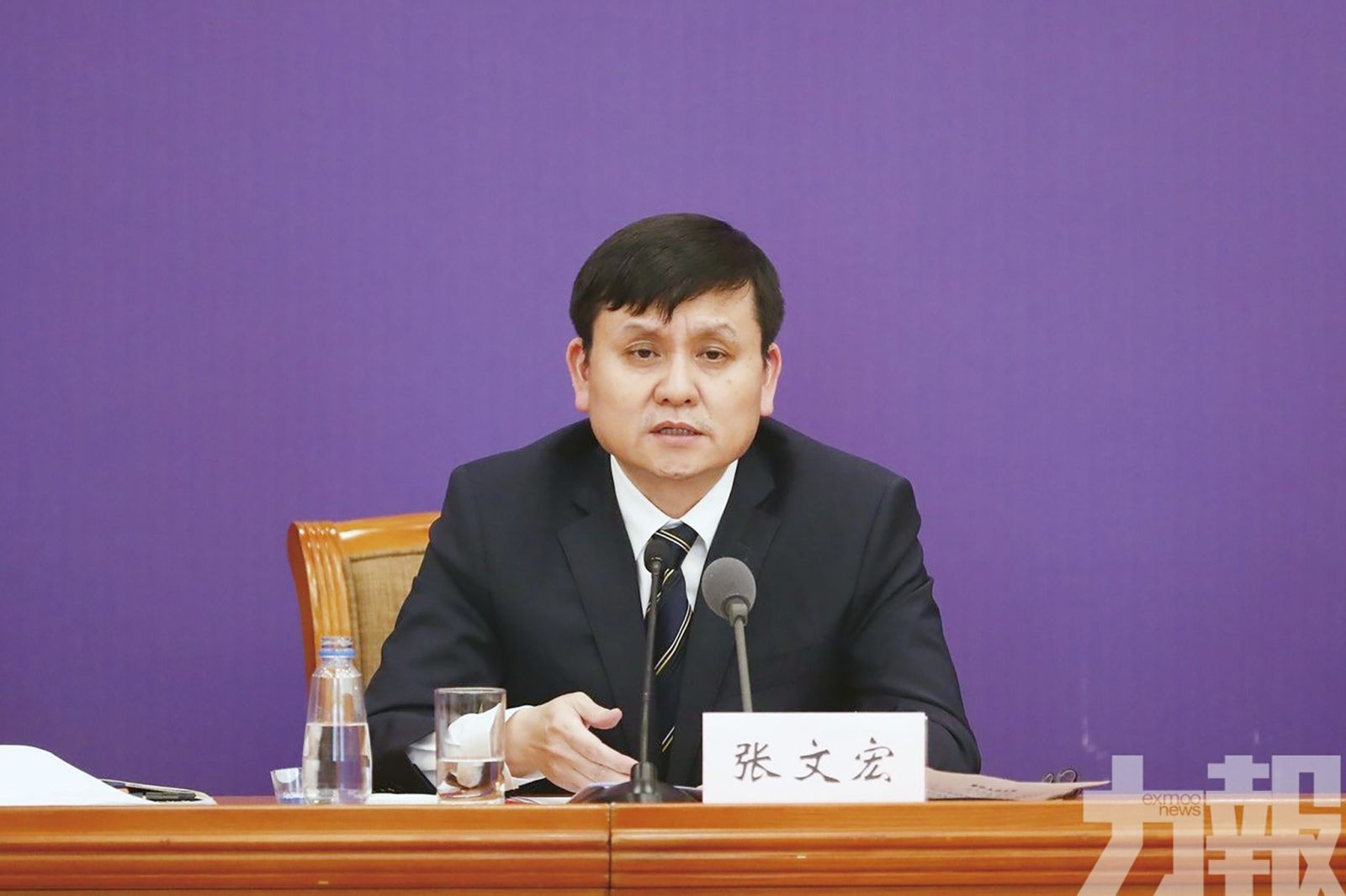 指新冠小變異致季節性流行