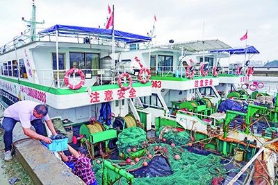 「燦都」暴風圈籠罩全台