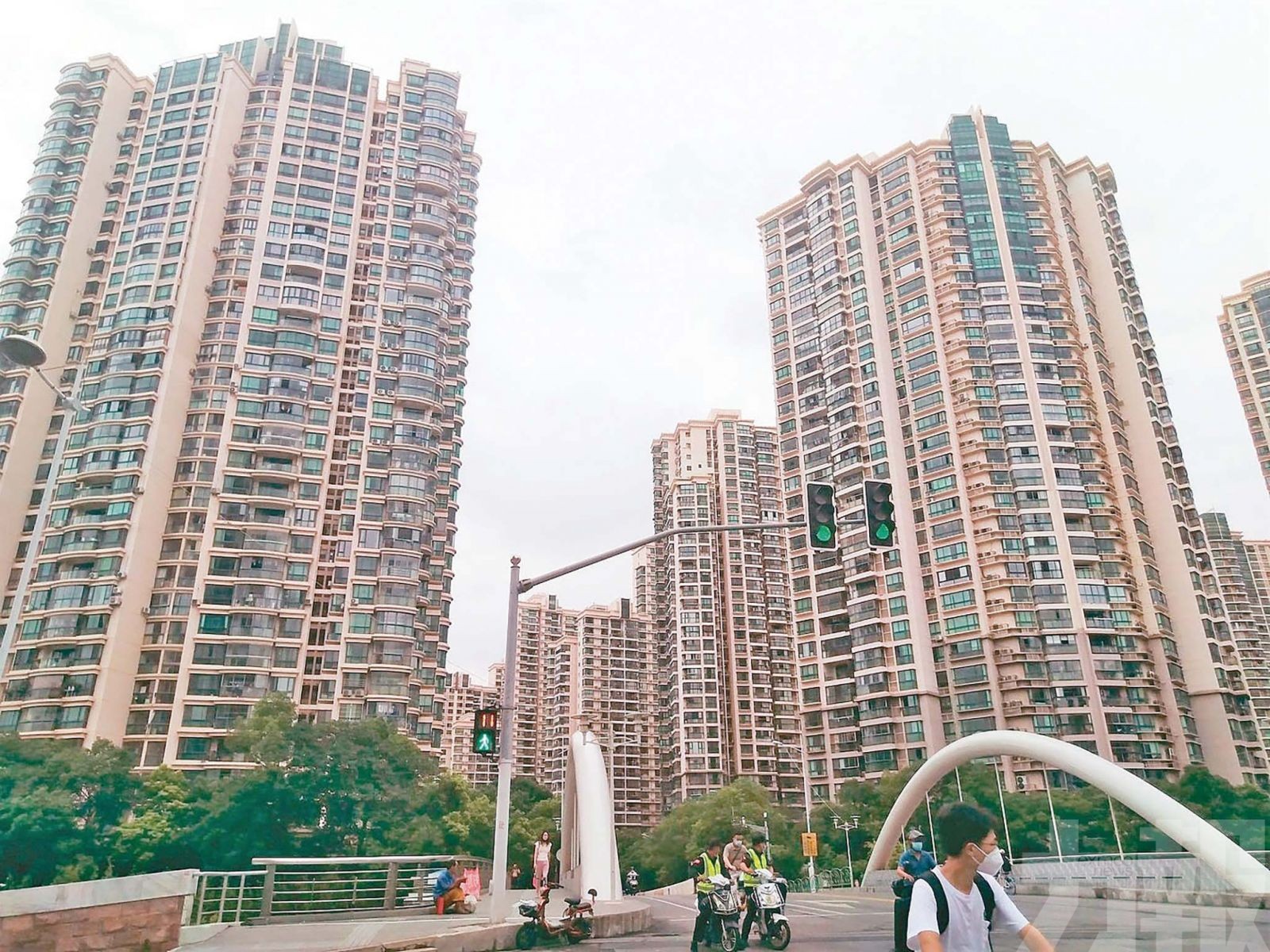 「滬九條」發威