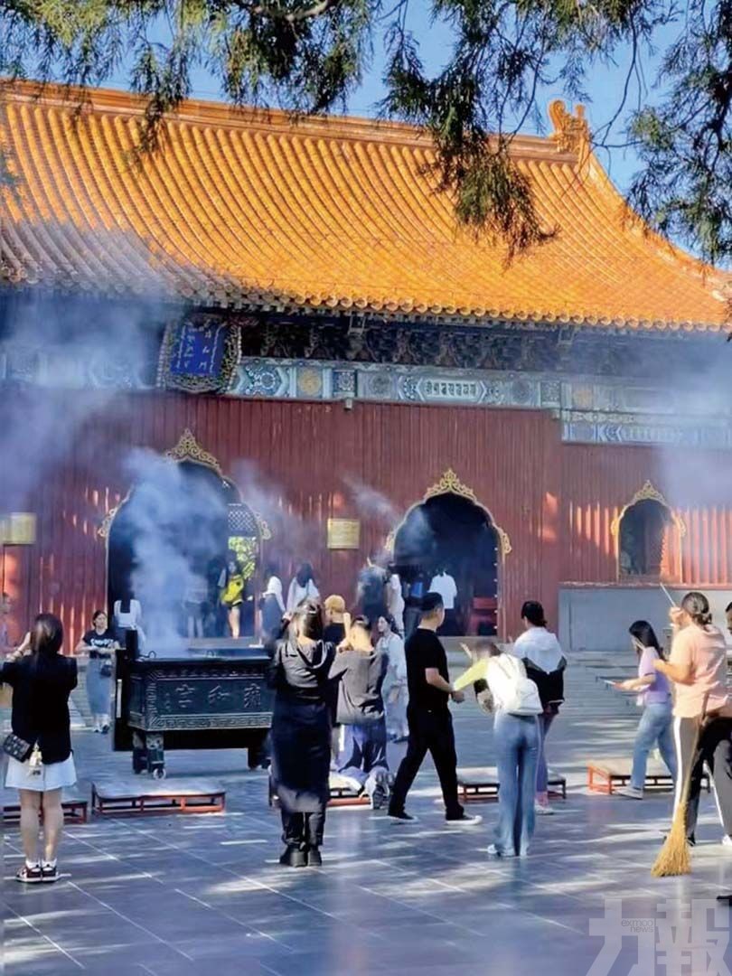 內地失業青年擠爆寺廟