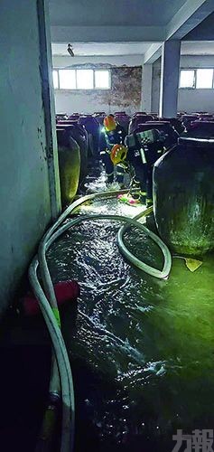 瀘州一酒廠逾百酒罐被震碎