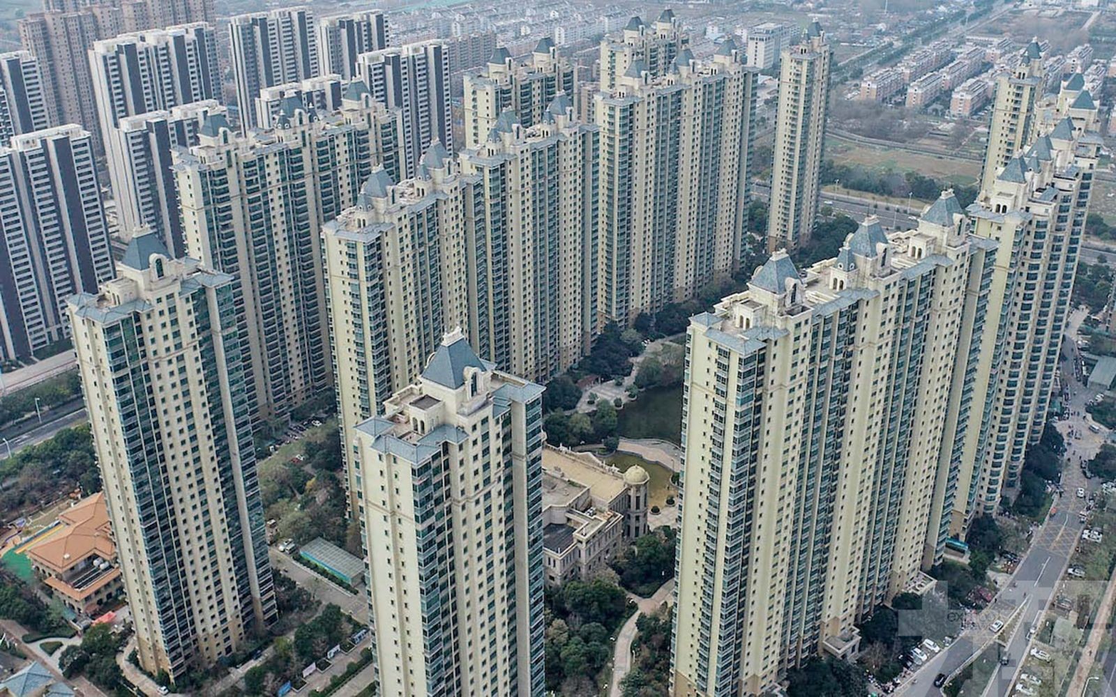 去年內地百強房企銷售跌16.5%