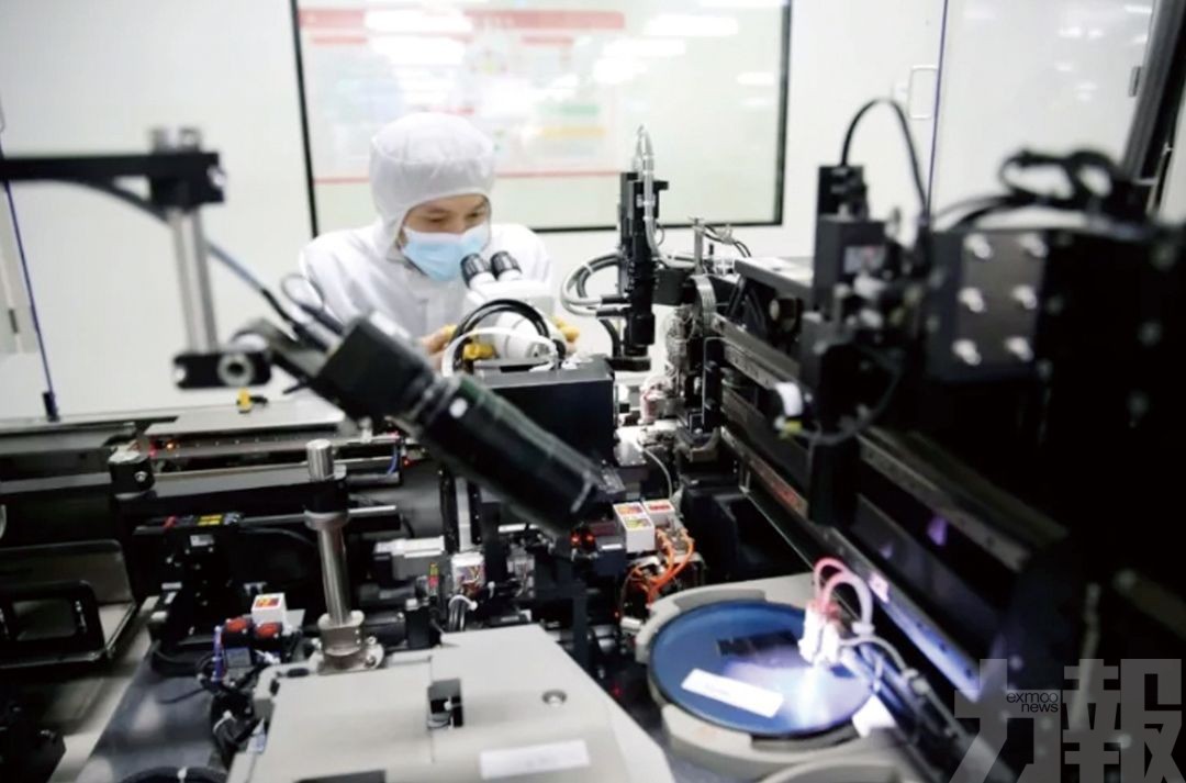 華工科技研製首台高端晶圓切割設備