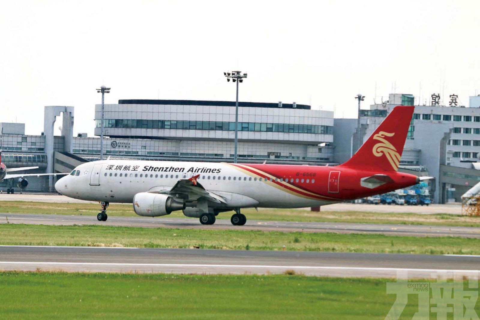 深航客機故障返航
