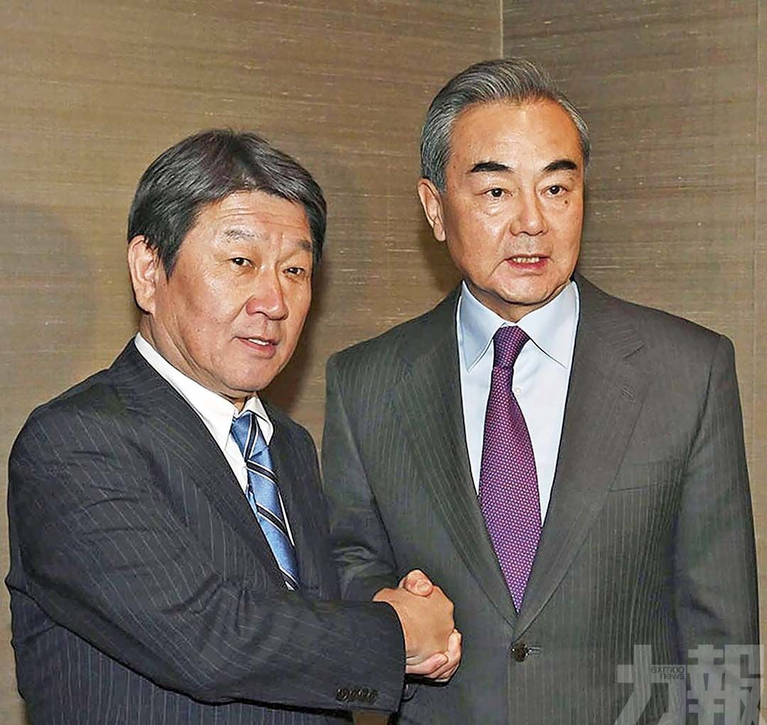 王毅與日韓外長通電話